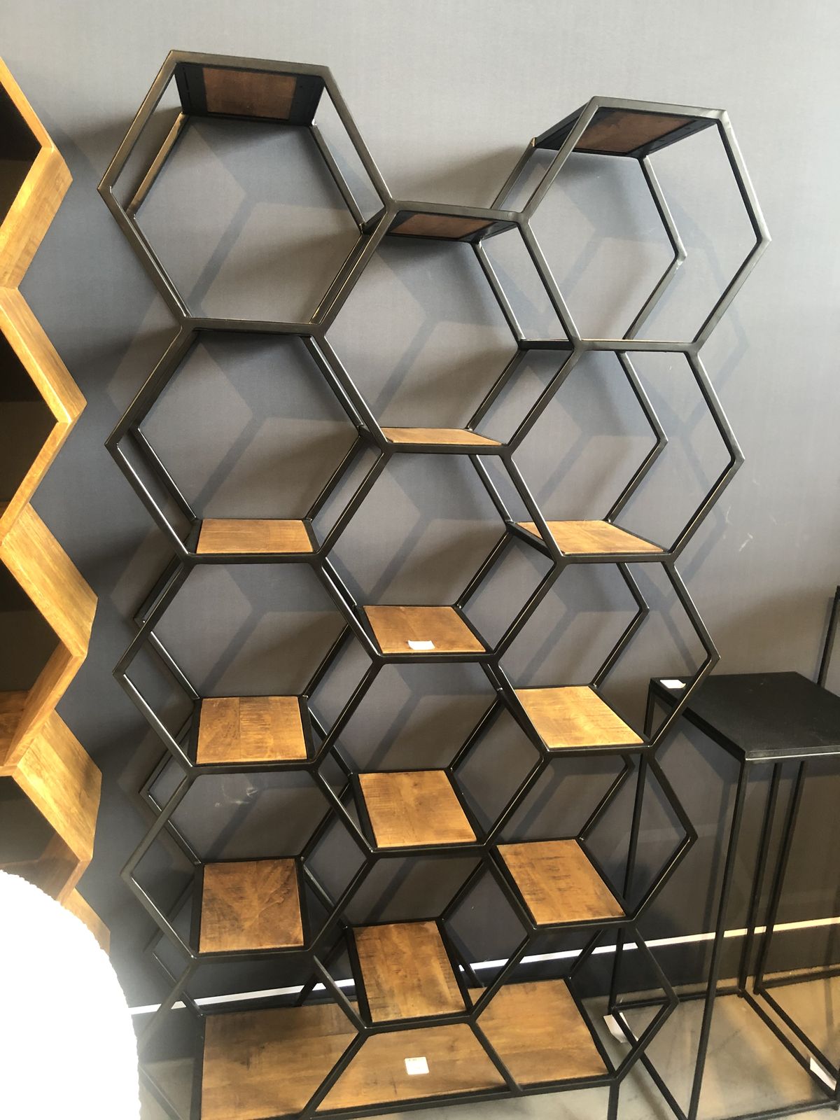 Altıgen Bal Peteği Raf